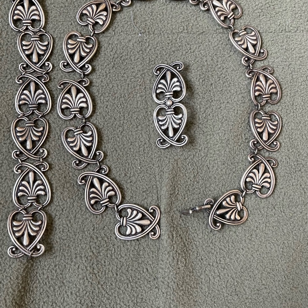 Vintage-Inspired Silver Heart  3 piece Necklace, bracelet & brooch